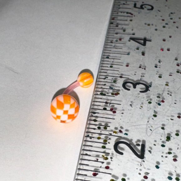 14 Gauge Orange and White Checkerboard Design Belly Ring - Picture 6 of 11